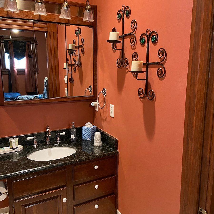John Thomas Bed and Breakfast — Bathroom