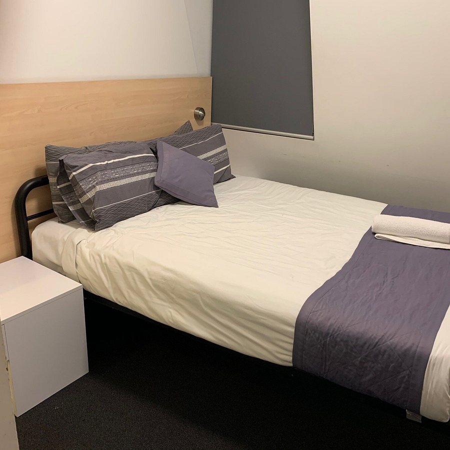 Jolly Swagman Backpackers — Guest room