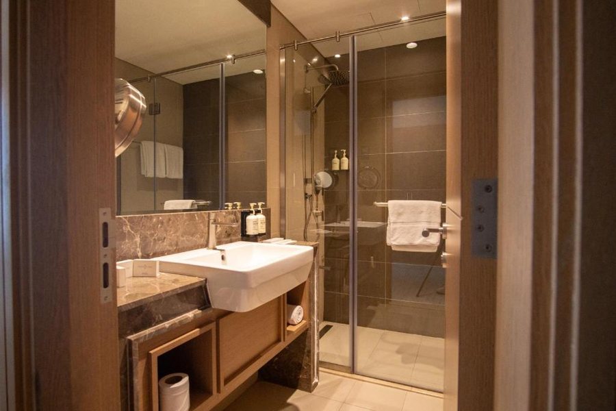 Jood Palace Hotel Dubai — Bathroom