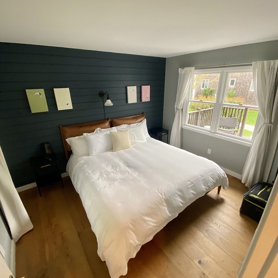 Journey East Hampton — Guest room