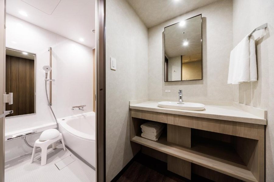 JR East Hotel Mets Shibuya — Bathroom