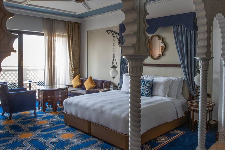 Jumeirah Al Qasr — Guest room