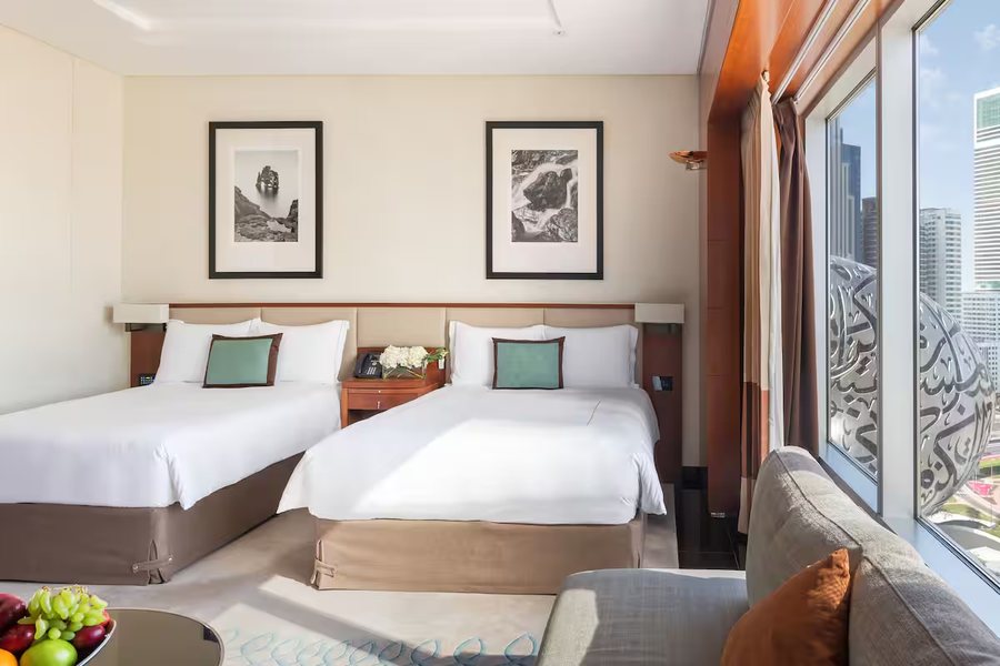 Jumeirah Emirates Towers Dubai — Guest room