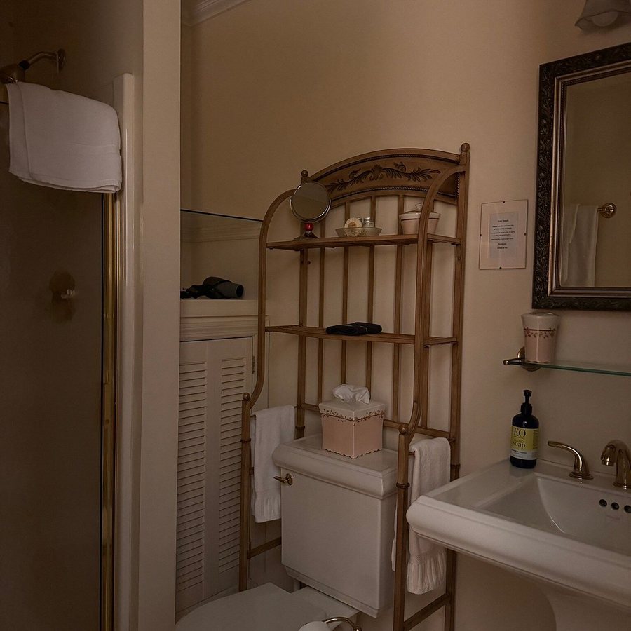 Jumel Terrace Bed and Breakfast New York City New York — Bathroom