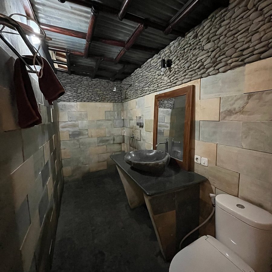 Junjungan Ubud Hotel Spa — Bathroom