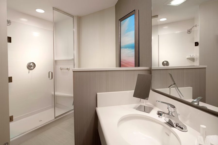 Jupiter Bay Resort — Bathroom