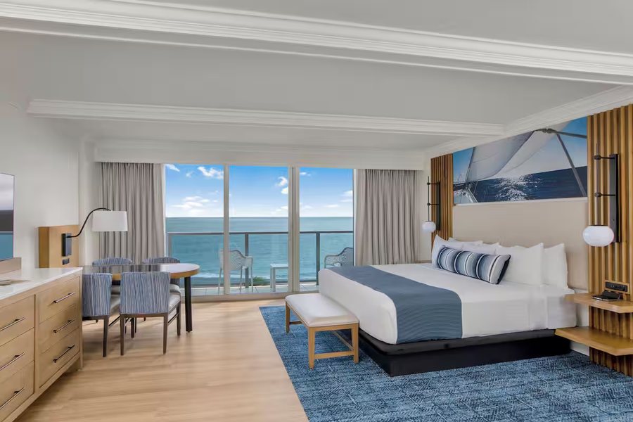 Jupiter Waterfront Inn — Guest room