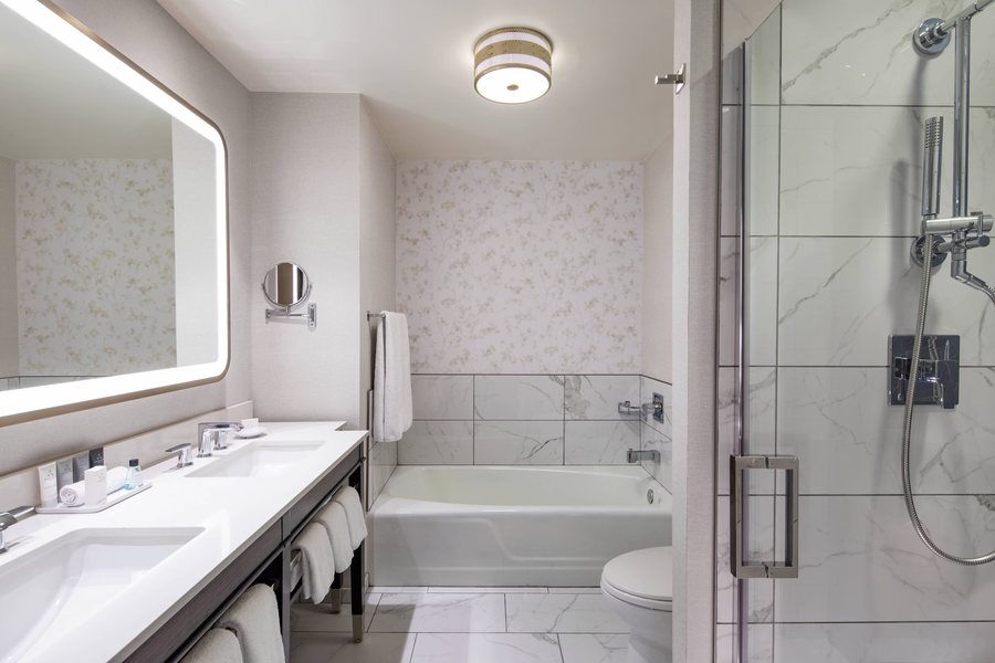 JW Marriott Atlanta Buckhead — Bathroom