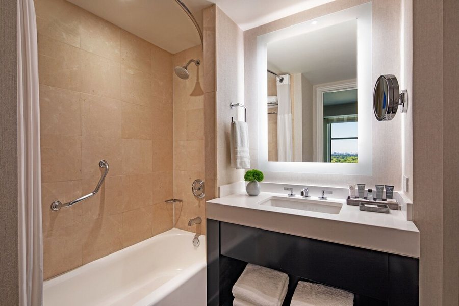 JW Marriott Essex House New York — Bathroom