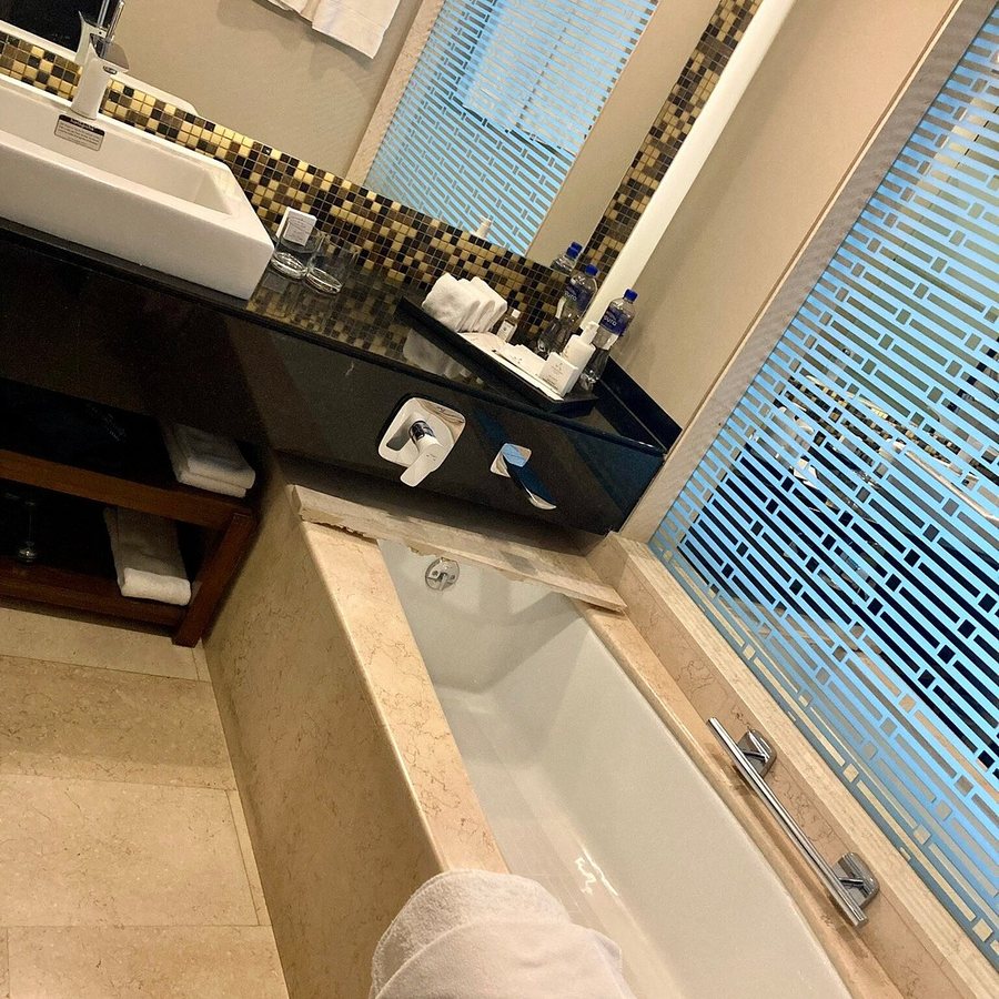 JW Marriott Hotel Mexico City Santa Fe — Bathroom