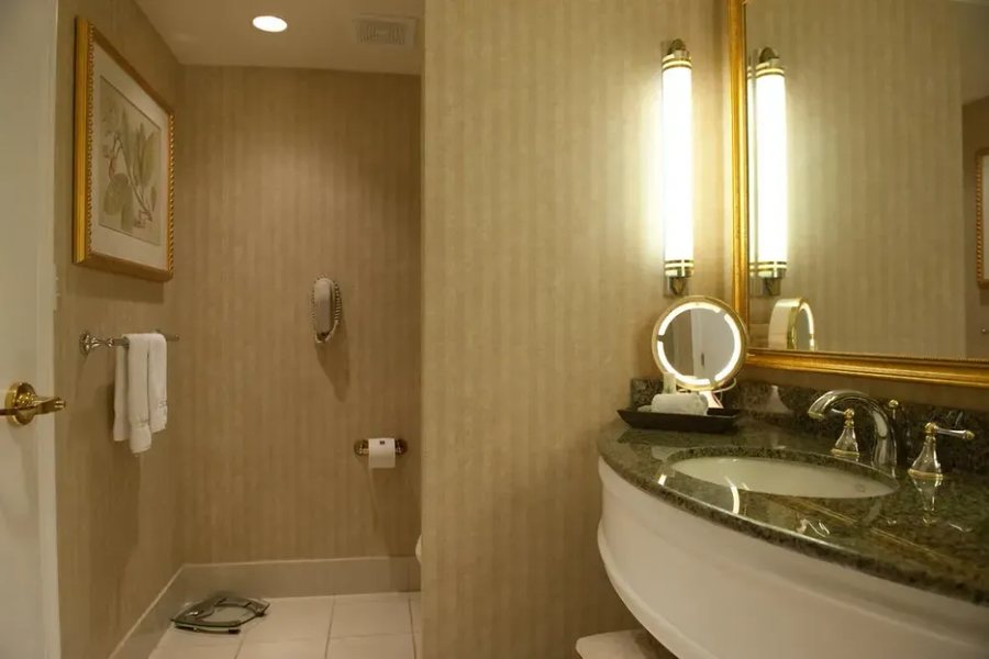 JW Marriott Miami Miami Florida — Bathroom