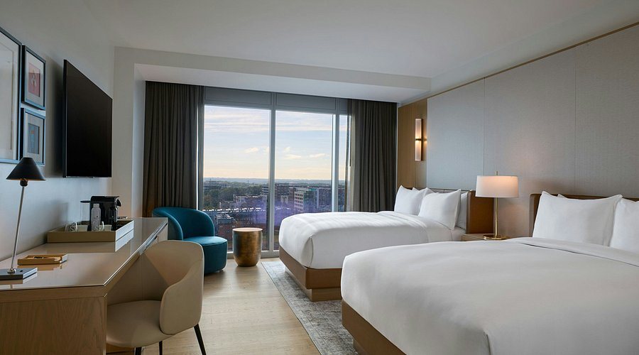 JW Marriott Reston Station — Guest room