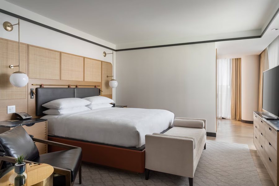 JW Marriott Tampa Water Street — Guest room