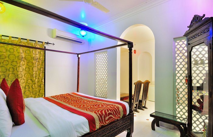 Jyoti Mahal A Heritage Hotel — Guest room