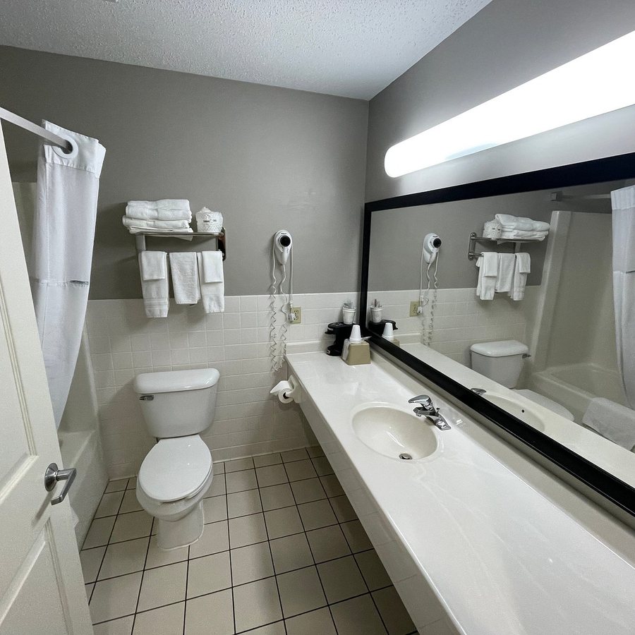K River Motel Campground — Bathroom