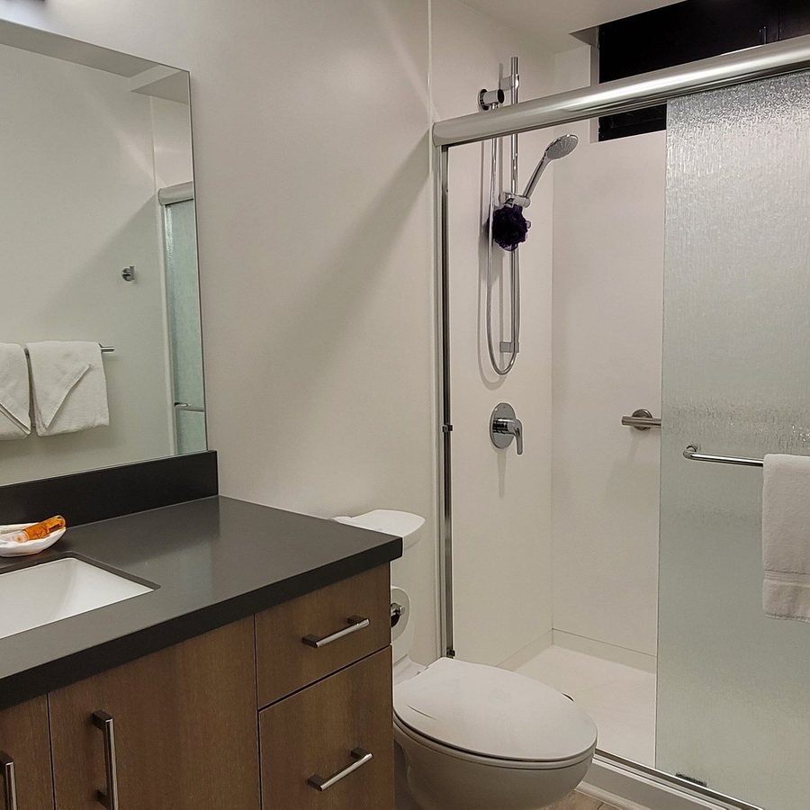 Kahana Village — Bathroom