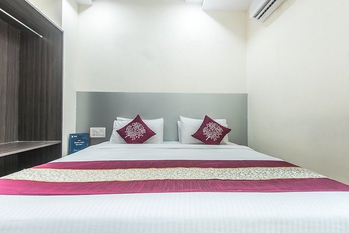 Kailash Hotel — Guest room