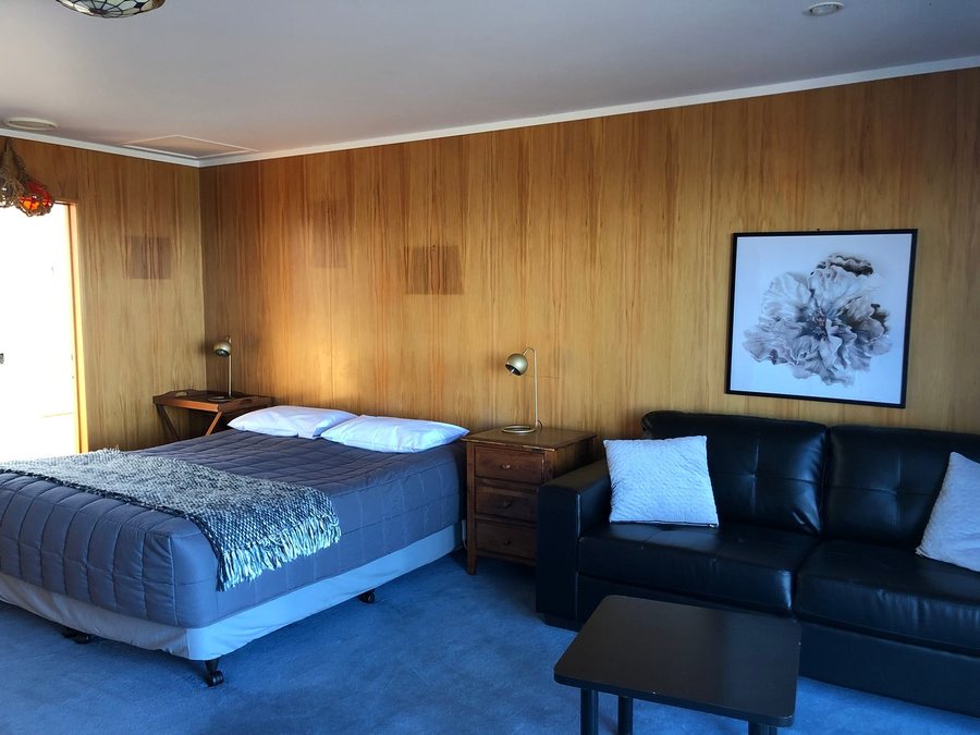 Kaka Point Camping Ground — Guest room