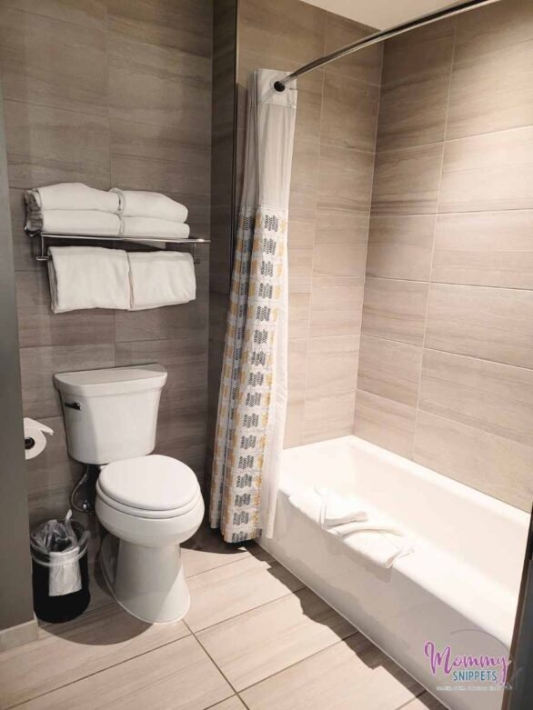 Kalahari Resorts Conventions Round Rock — Bathroom