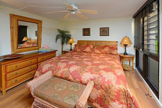 Kaleialoha Condominiums — Guest room