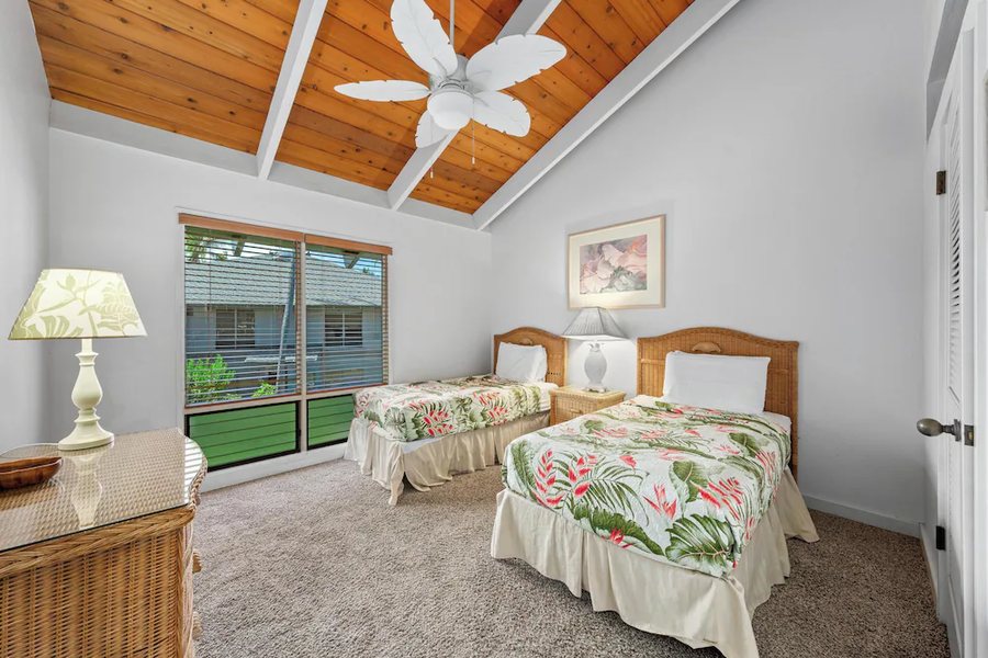Kanaloa at Kona — Guest room