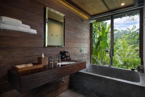 Kano Sari Ubud Villas — Bathroom