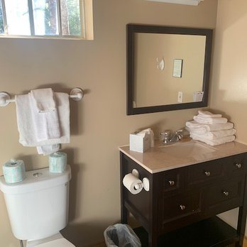 Kantishna Roadhouse — Bathroom