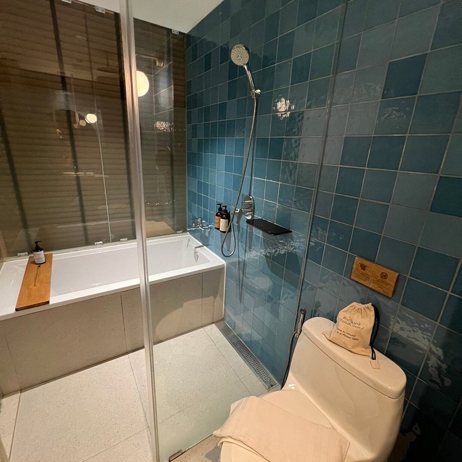 KARAAROM HOTEL — Bathroom