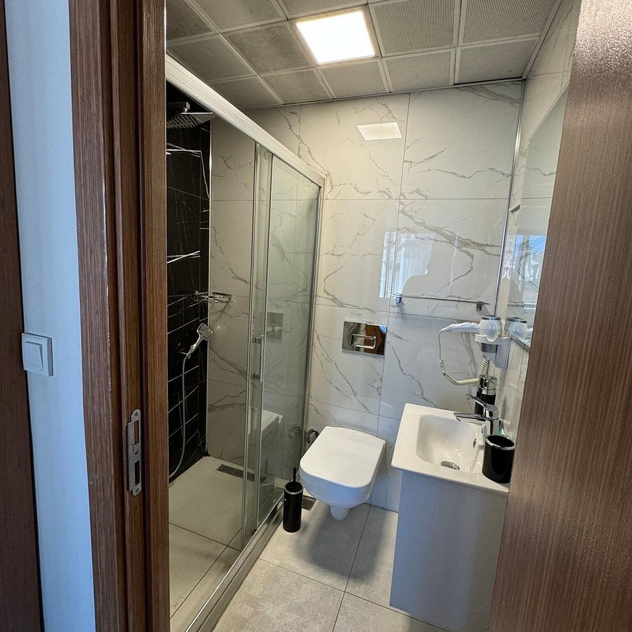 Kartal Palace Taksim Square Istanbul — Bathroom