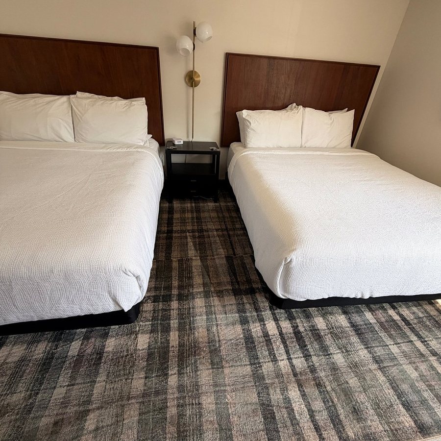 Kasa 539 Bay Street Traverse City — Guest room
