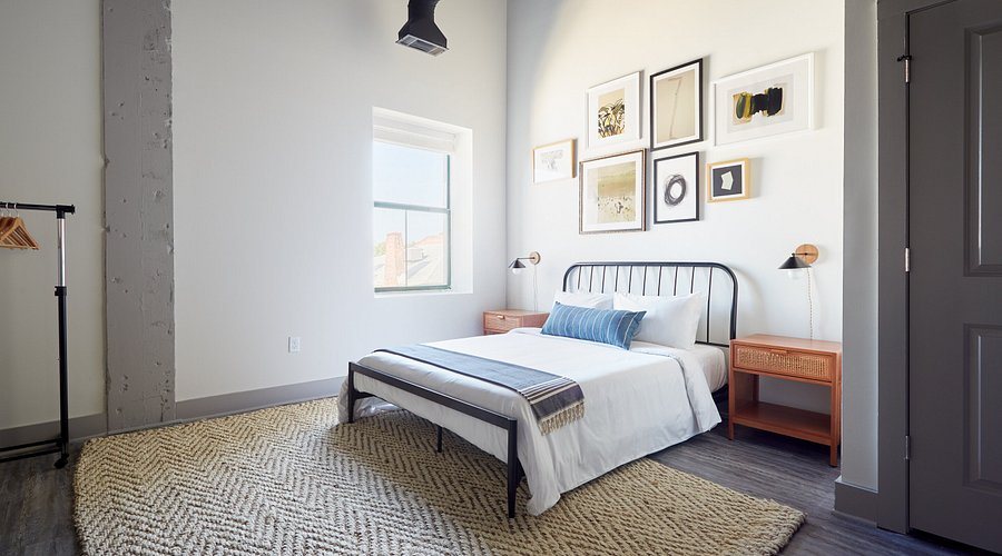 Kasa Altmayer Savannah — Guest room
