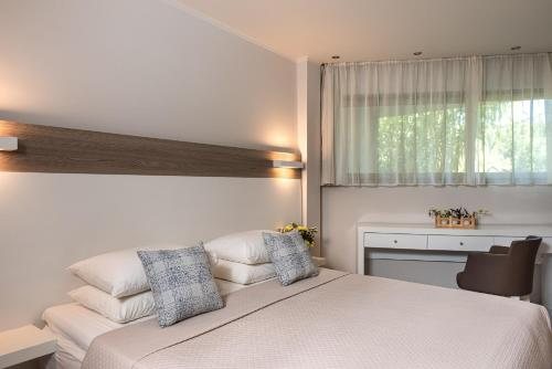 Kassandra Bay Resort Spa — Guest room
