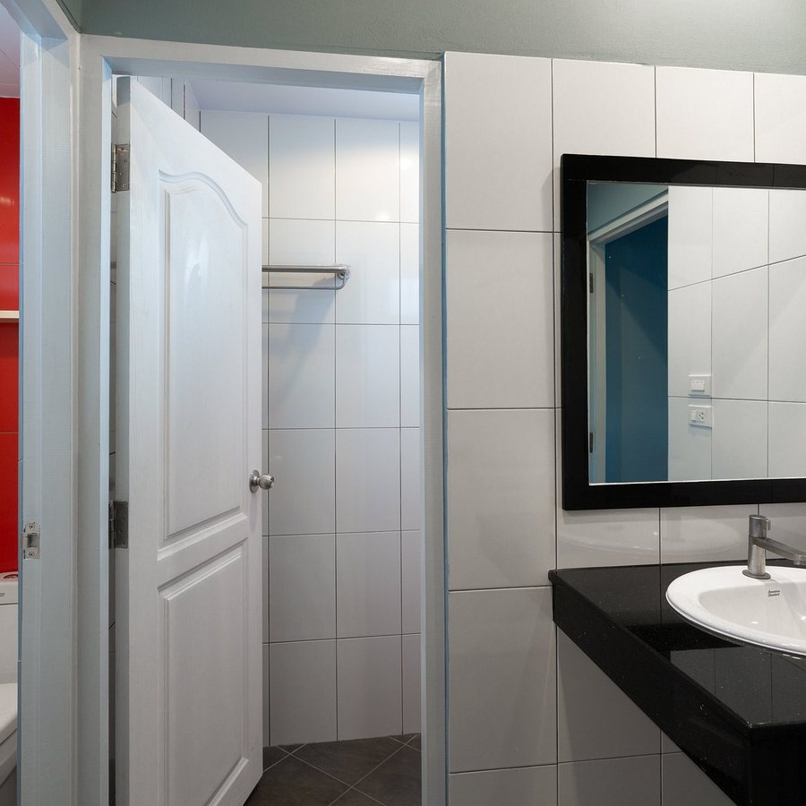Kata Poshtel Phuket — Bathroom