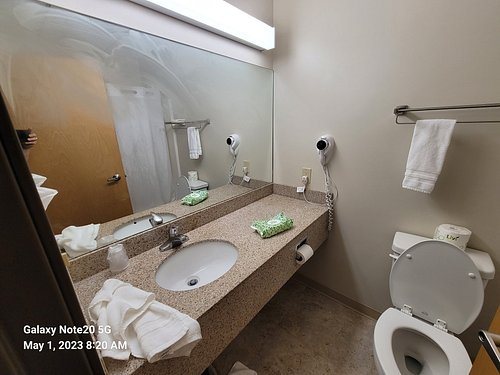 Kathryn Riverfront Inn Ascend Hotel Collection — Bathroom
