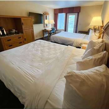 Kathryn Riverfront Inn Ascend Hotel Collection — Guest room