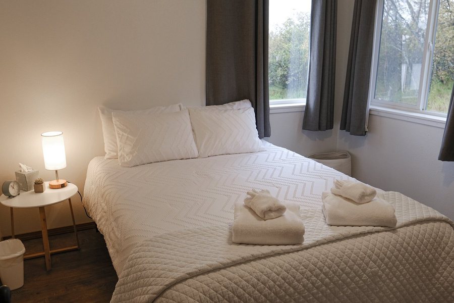 Katmai Bed Breakfast — Guest room