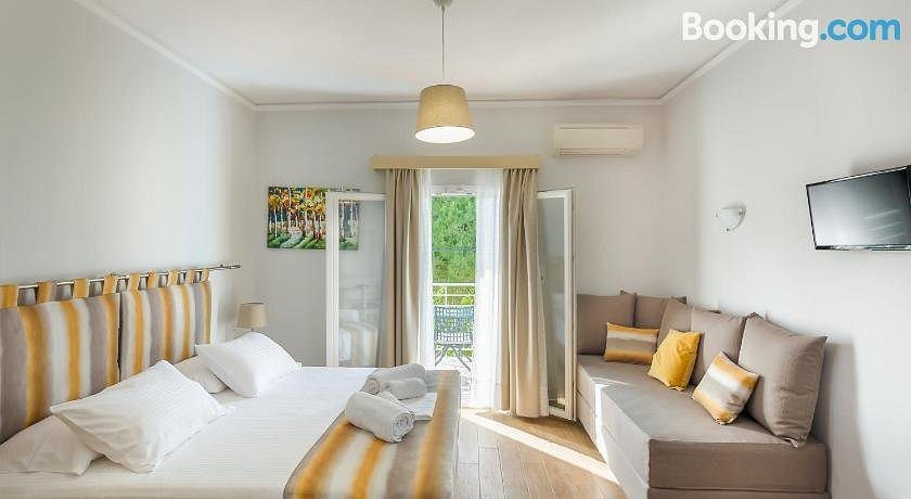 Kavos Plaza — Guest room