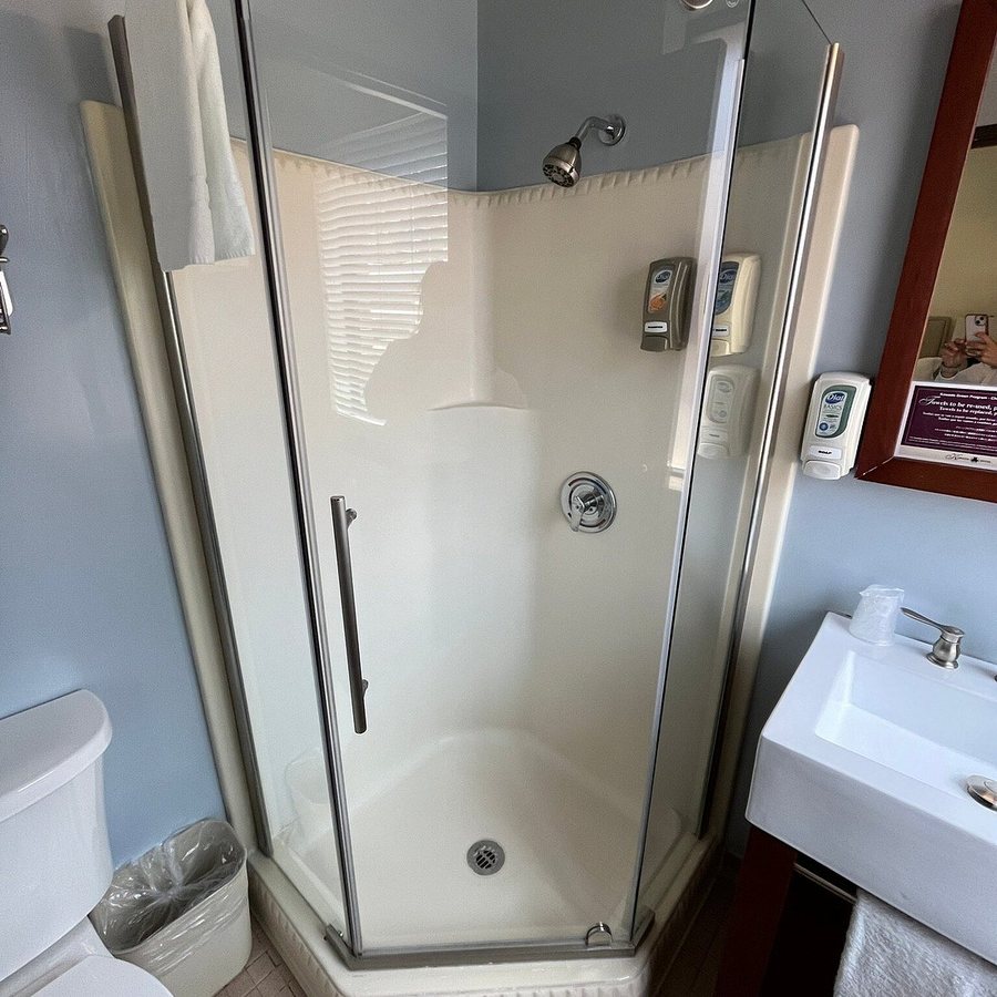 Kawada Hotel Los Angeles California — Bathroom