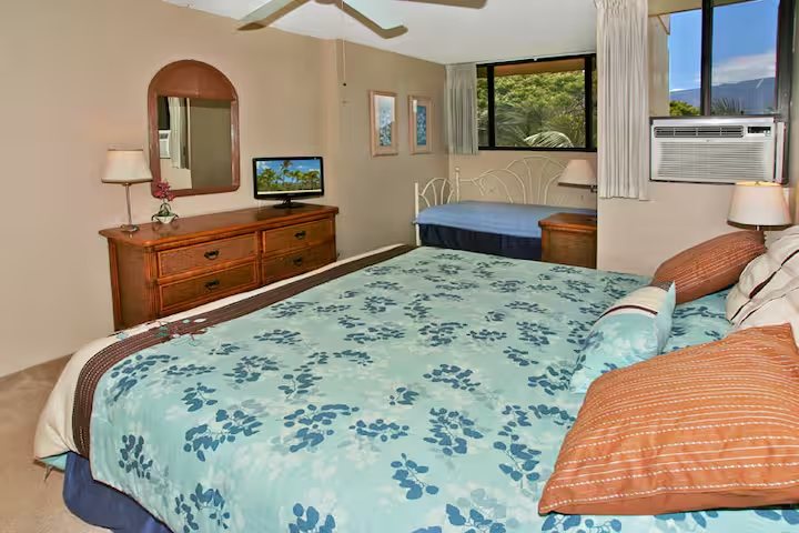 Kealia Condominiums — Guest room