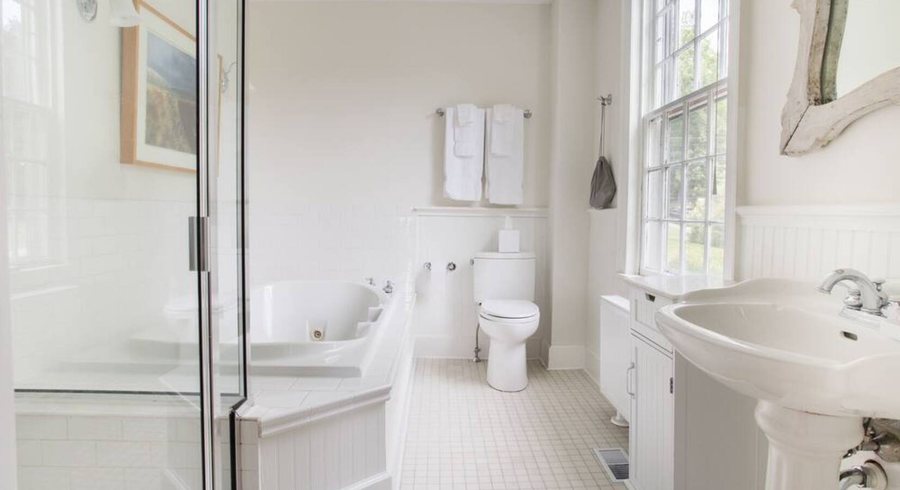 Kedron Valley Inn — Bathroom