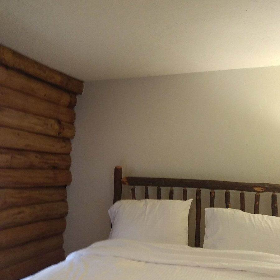 Kedron Valley Inn — Guest room