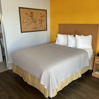 Keefer s Inn — Guest room