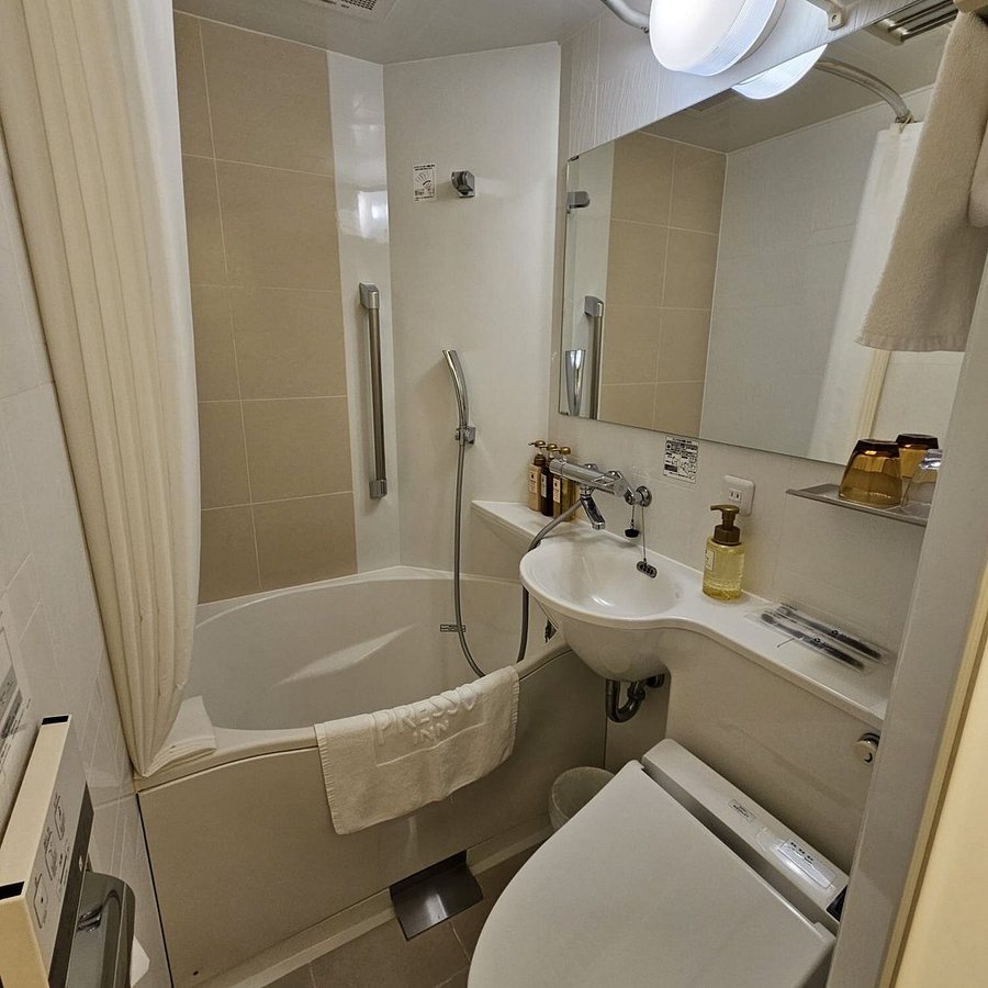 Keio Presso Inn Tokyo Station Yaesu — Bathroom
