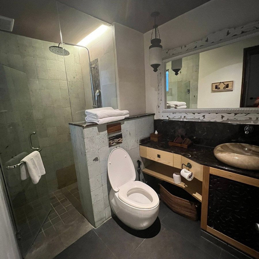 Kejora Suites — Bathroom
