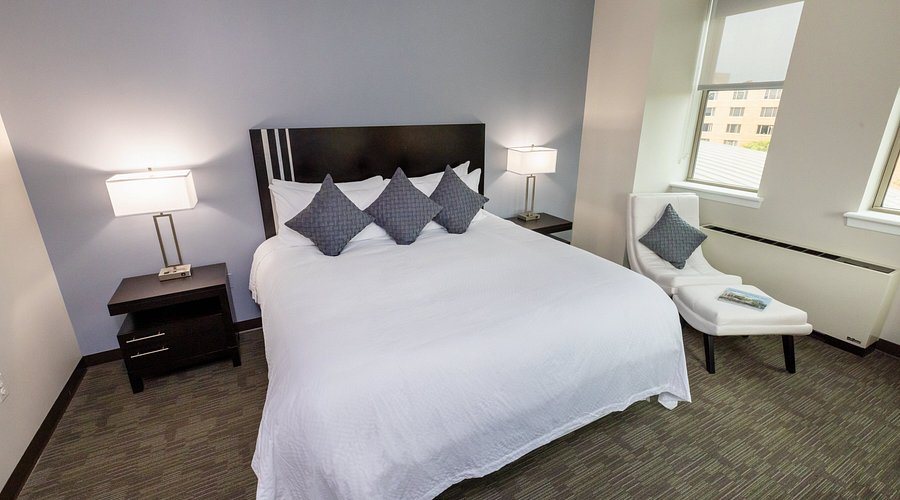 Kellogg Conference Hotel Capitol Hill — Guest room
