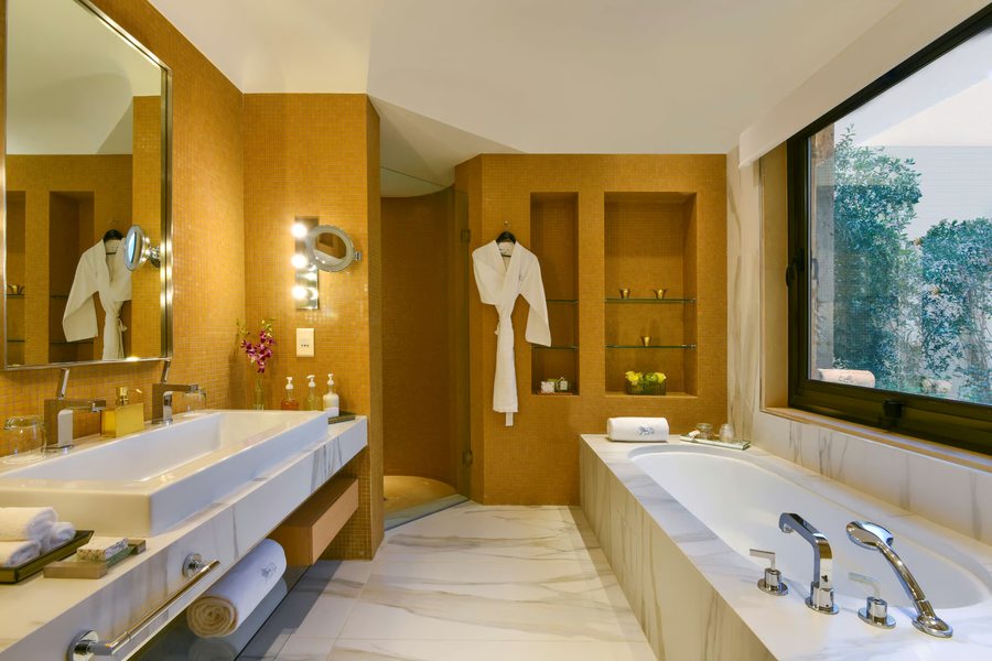Kempinski Hotel Ishtar Dead Sea — Bathroom