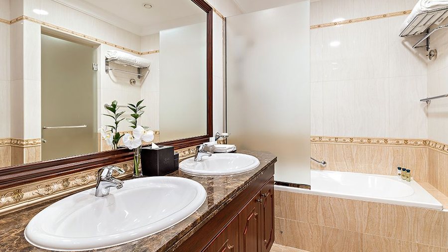 Kempinski Hotel Palm Jumeirah — Bathroom