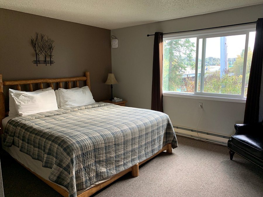Kenai River Lodge — Guest room