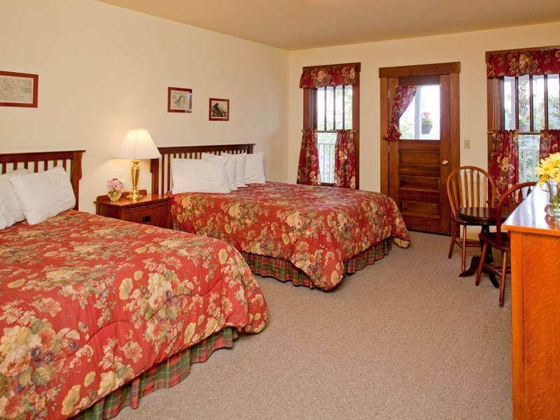 Kennicott Glacier Lodge — Guest room