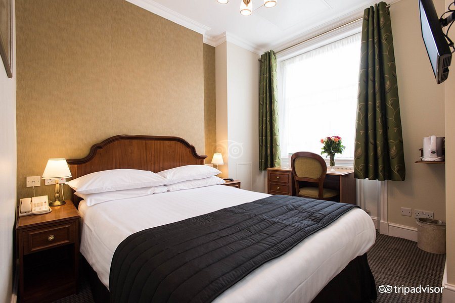 Kensington Gardens Hotel — Guest room